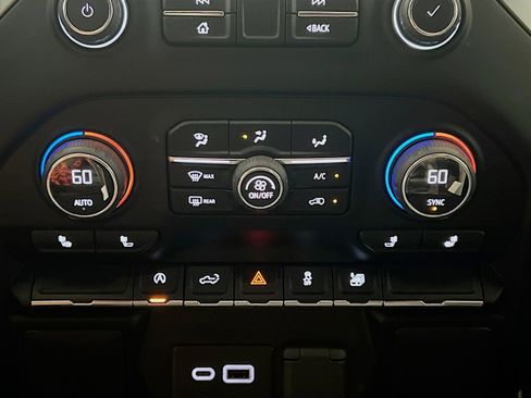 Used 2021 Chevrolet Silverado 1500 RST image 11