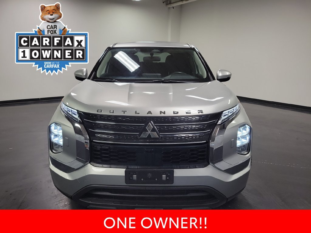 Used 2023 Mitsubishi Outlander ES AWD/4WD image 3