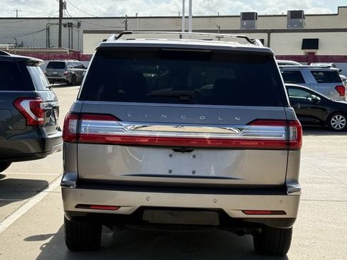 Used 2020 Lincoln Navigator Reserve w/ Luxury Package AWD/4WD image 5