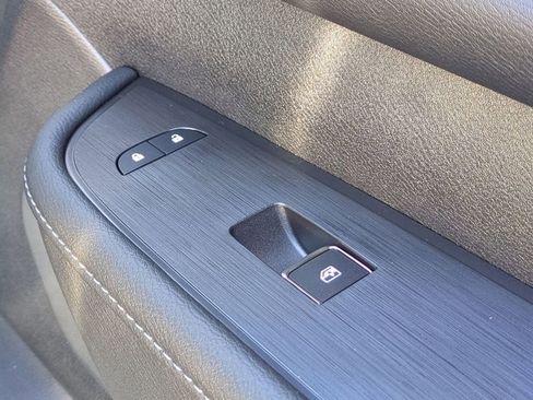 New 2026 Nissan Armada SL w/ Captain's Chari Seat Package image 38