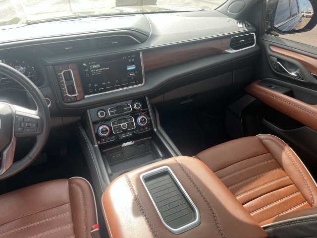 Used 2023 GMC Yukon Denali Ultimate AWD/4WD image 15