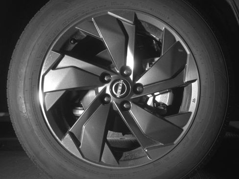 Used 2025 Nissan Rogue SV image 10