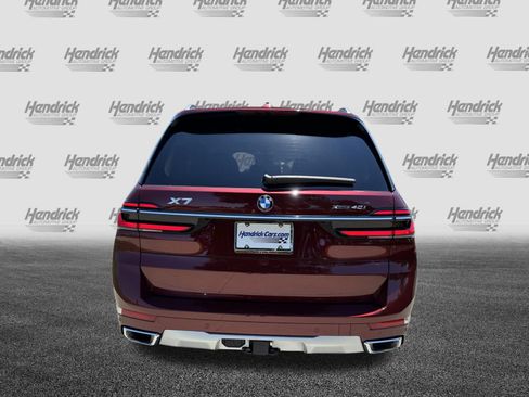 Used 2025 BMW X7 xDrive40i w/ Premium Package AWD/4WD image 9