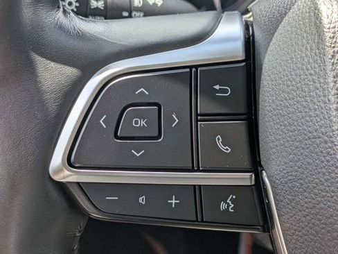 Used 2021 Toyota Highlander Platinum FWD image 24