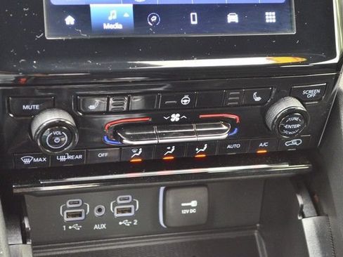 Used 2024 Jeep Grand Cherokee Laredo X w/ Luxury Tech Group I AWD/4WD image 30