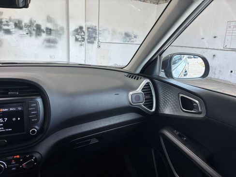 Used 2025 Kia Soul LX w/ LX Technology Package image 33