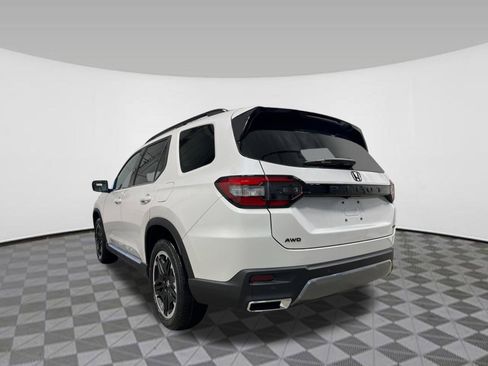 New 2026 Honda Pilot Touring image 4