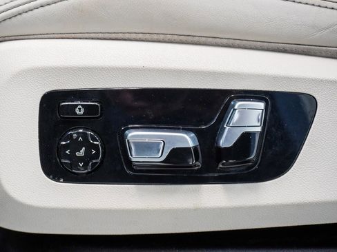 Used 2022 BMW X7 M50i w/ Dynamic Handling Package image 19