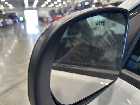 New 2025 Jeep Compass Latitude w/ Sun & Sound Group image 14