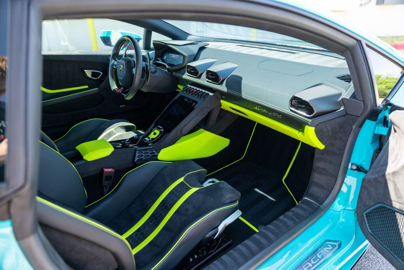 Used 2024 Lamborghini Huracan Tecnica RWD image 14