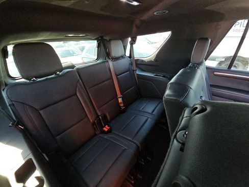 Used 2025 Chevrolet Tahoe LT AWD/4WD image 16