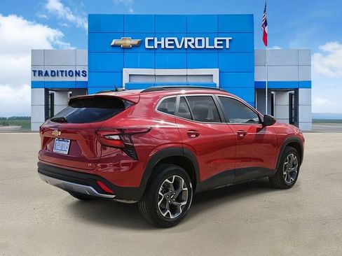 New 2026 Chevrolet Trax LT w/ Driver Confidence Package FWD image 9