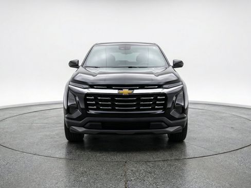 Used 2025 Chevrolet Equinox LT FWD image 2