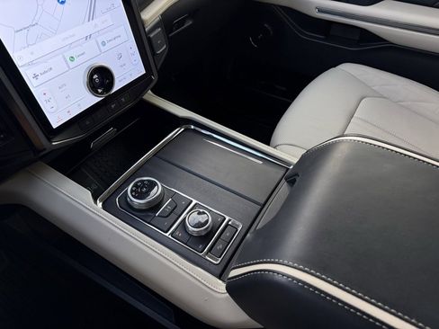 Used 2024 Ford Expedition Max Platinum image 20