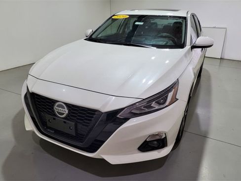 Used 2020 Nissan Altima 2.5 SV image 16