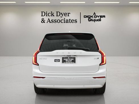 New 2026 Volvo XC90 B5 Core AWD/4WD image 10