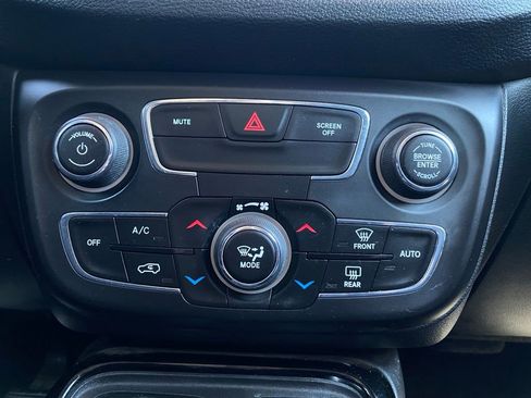 Used 2019 Jeep Compass Limited AWD/4WD image 19