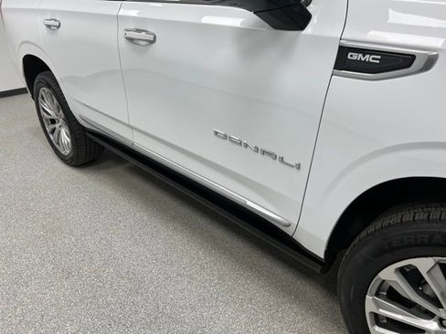 Used 2023 GMC Yukon Denali AWD/4WD image 12