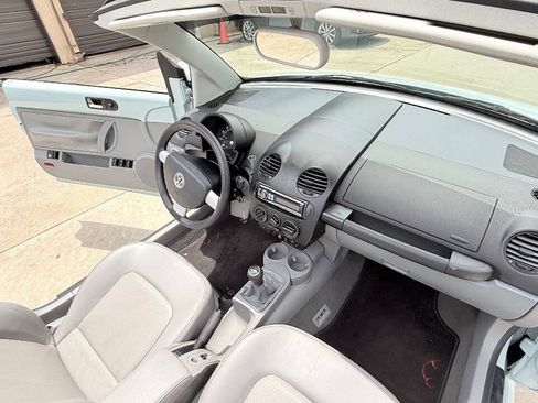 Used 2004 Volkswagen Beetle GLS FWD image 73