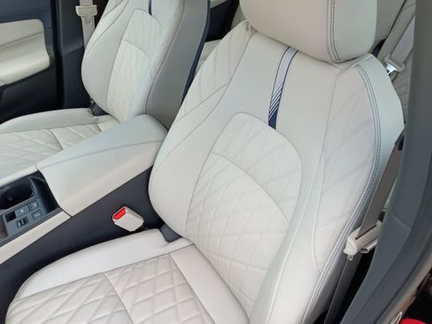 Used 2026 Nissan Sentra SL w/ Floor Mat Package FWD image 9
