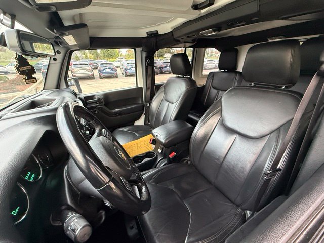 Used 2017 Jeep Wrangler Unlimited Sahara AWD/4WD image 4