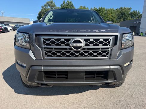 Used 2024 Nissan Frontier SV w/ SV Convenience Package AWD/4WD image 5