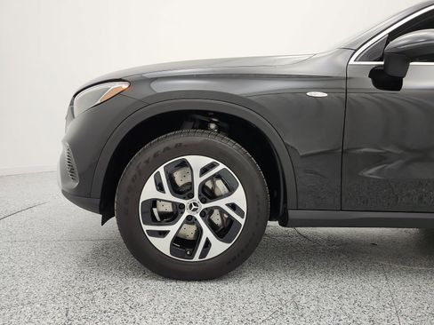 Used 2025 Mercedes-Benz GLC 350e 4MATIC image 17