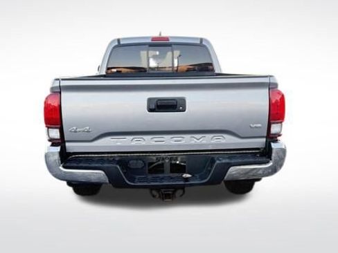 Used 2018 Toyota Tacoma SR5 image 5