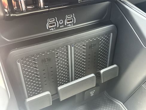 New 2026 RAM 3500 Laramie AWD/4WD image 27