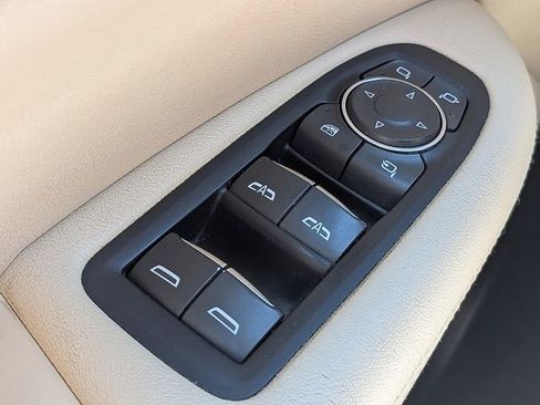 Used 2019 Cadillac XT5 Luxury w/ LPO, Radiant Package FWD image 24