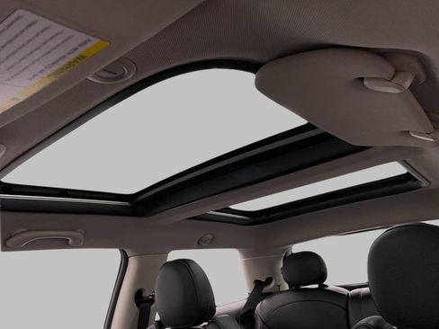 Used 2015 MINI Cooper S image 24