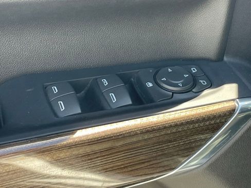 Used 2022 Chevrolet Silverado 1500 LT RWD image 5