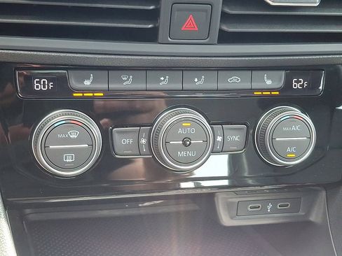 Used 2021 Volkswagen Jetta SE FWD image 15