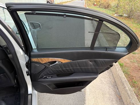 Used 2008 Mercedes-Benz E 63 AMG 4dr Sdn 6.3L AMG RWD image 26