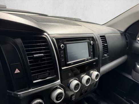 Used 2019 Toyota Sequoia SR5 AWD/4WD image 14