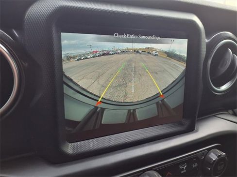 Used 2021 Jeep Wrangler Unlimited Sahara image 40