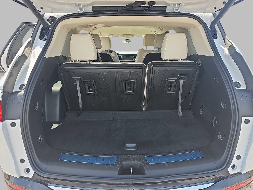 Certified 2024 Buick Enclave Essence w/ Sport Touring Edition FWD image 17
