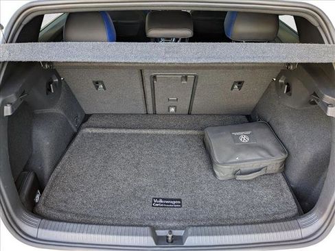 Used 2023 Volkswagen Golf R image 6