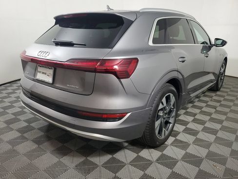 Used 2023 Audi e-tron Premium Plus w/ Premium Plus Package AWD/4WD image 6