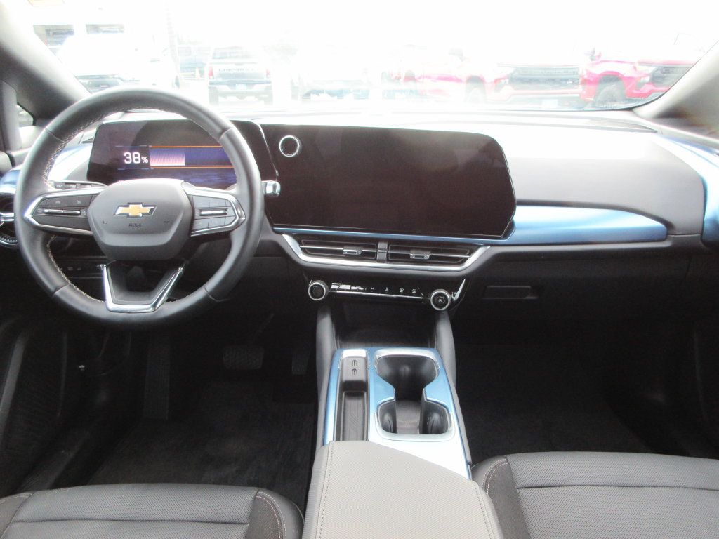 Used 2024 Chevrolet Equinox EV LT FWD image 15