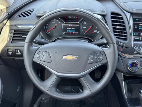 Used 2017 Chevrolet Impala LT w/ Leather Package image 10