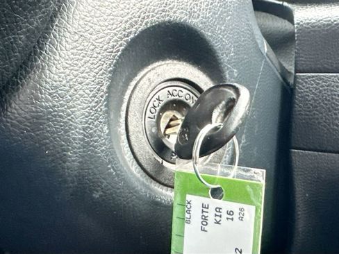 Used 2016 Kia Forte LX image 17