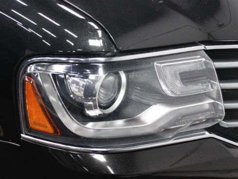 Used 2015 Lincoln Navigator 2WD image 28