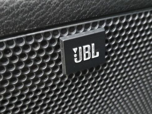 Used 2017 Toyota Tacoma Limited image 19