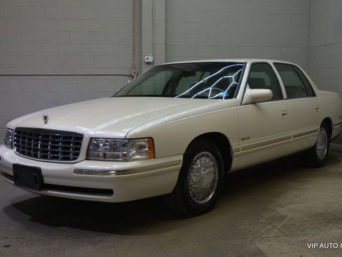 Used 1997 Cadillac De Ville D'Elegance w/ Safety/Security Pkg FWD image 2