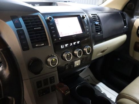 Used 2013 Toyota Sequoia Platinum RWD image 49