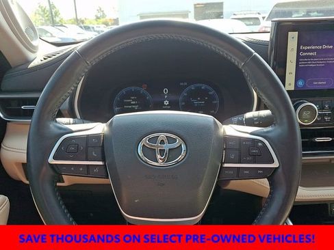 Used 2023 Toyota Highlander Limited AWD/4WD image 23