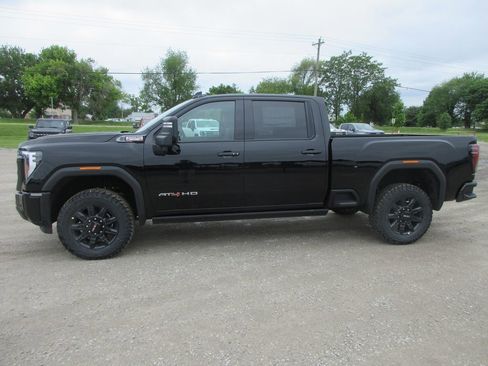New 2026 GMC Sierra 2500 AT4 w/ AT4 Premium Plus Package AWD/4WD image 10