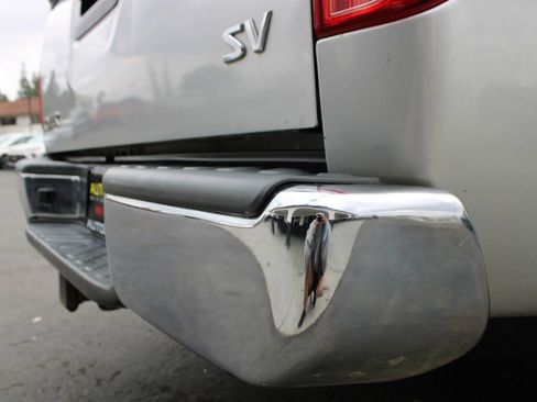 Used 2014 Nissan Frontier SV image 6