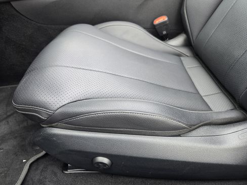 Used 2024 Mercedes-Benz CLE 300 4MATIC Cabriolet image 28